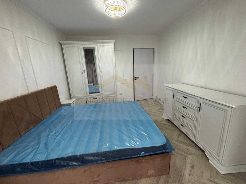 Unirii, apartament de inchiriat 3 camere 92 mp, centrala proprie